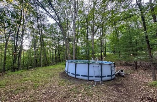 East Stroudsburg House | Autumn Heights Pool Hot Tub Game Room Saun