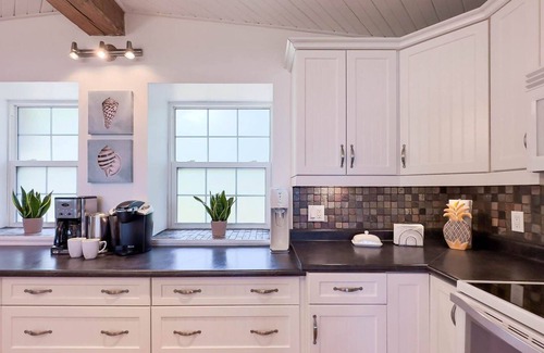Bluewater Cottage | Autumn Leaves & Lake Breezes: Bedrock Beach House