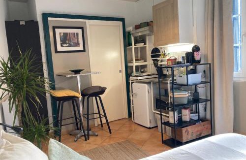 Foix Apartment | AUX 4 LOGIS - Studio Le City - Petit déjeuner offert 1ère nuit