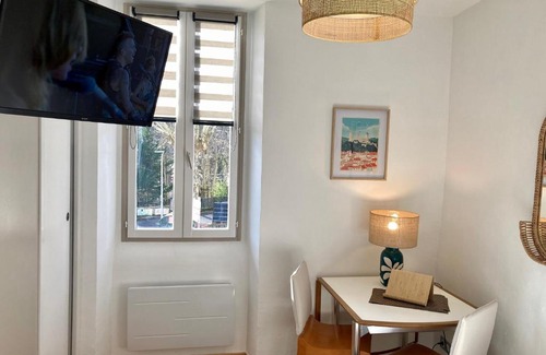 Foix Apartment | AUX 4 LOGIS - Studio Le Terra - Petit déjeuner offert 1ère nuit