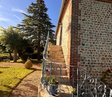 Equemauville Apartment | Aux Jardins fleuris