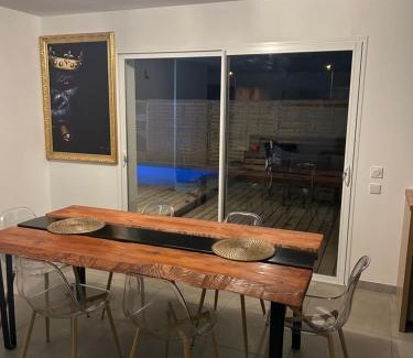 Ambares-et-Lagrave Villa | Aux portes de bordeaux Maison cocooning avec Piscine