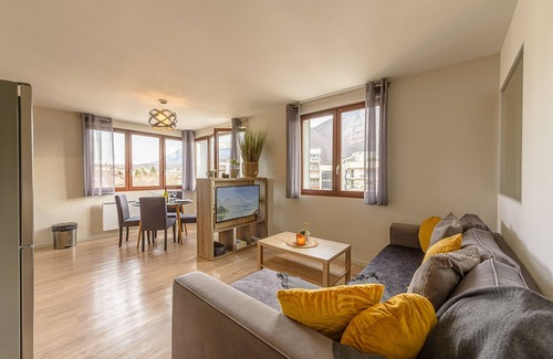 Annecy Apartment | Aux Portes de l'Imperial, 4th floor, 4pax