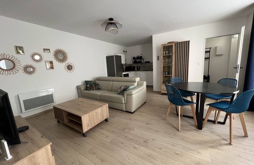 Ville Haute Apartment | Aux remparts de la vieille ville - 4p WIFI