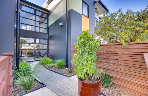 Petone Hotel | Ava Lodge