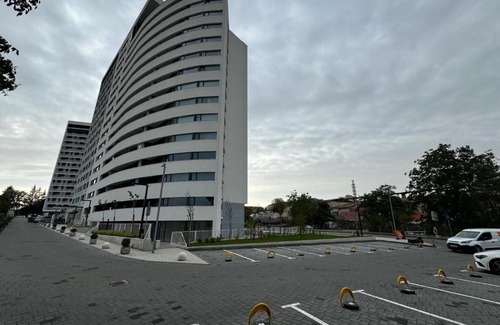 Suceava Apartment | Ava Towers Accommodation 1-2 Bdm by GAP with Parking