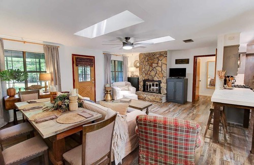 Shreveport Cabin | Avail this weekend, Lakefront Cabin, Kayaks, Fenced, Fire pit