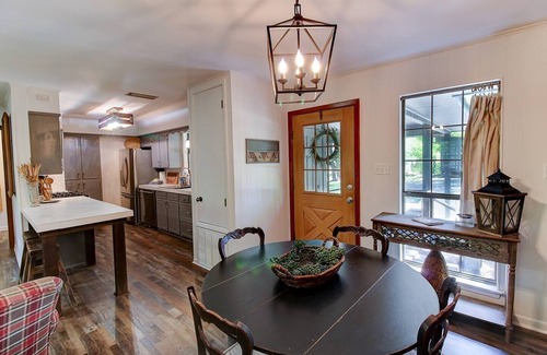 Shreveport Cabin | Avail this weekend, Lakefront Cabin, Kayaks, Fenced, Fire pit