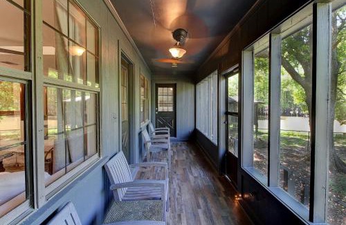 Shreveport House | Avail This Weekend, Lakefront, Kayaks, Fenced