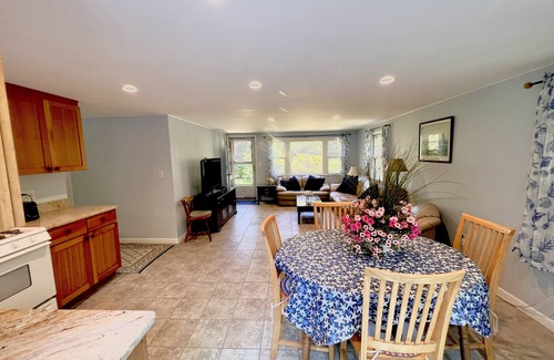 Dennis House | AVAILABLE Aug 9-16 Last minute cancelation WALK to Mayflower beach Clean home