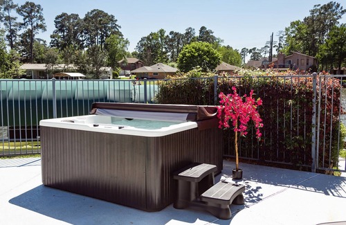 Walden on Lake Conroe House | Available Aug! Stay at BlueWalden waterfront, 5 ensuite bedrooms, pool/spa, dock