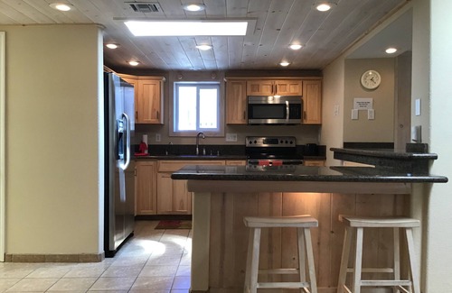 Parker Strip House | AVAILABLE LABOR DAY Private Marina, Docks, Close to Golf Course, Restaurants.