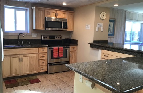 Parker Strip House | AVAILABLE LABOR DAY Private Marina, Docks, Close to Golf Course, Restaurants.