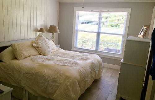 Central Naples Villa | AVAILABLE THANKSGIVING & CHRISTMAS!! Enjoy Florida Comfort in Renovated Villa