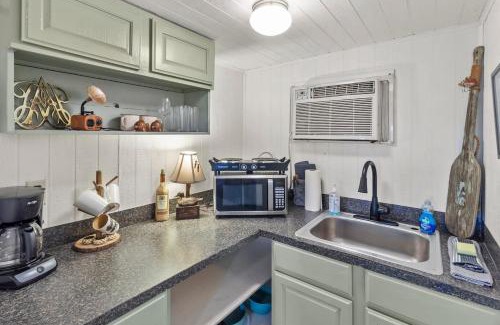 Oil City House | Available This Wkend, Kayaks & Across From Caddo