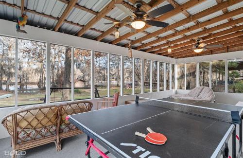 Uncertain House | Available This Wkend, Lakefront, Canoes & Kayaks