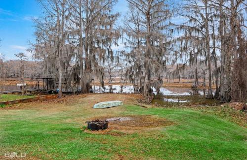 Uncertain House | Available This Wkend, Lakefront, Canoes & Kayaks