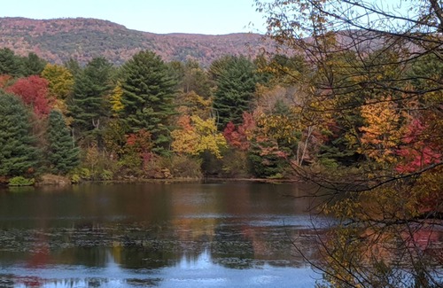 Gloversville House | AVAILABLE WEEKS JUNE 30-JULY AUG 12 -AUG 19