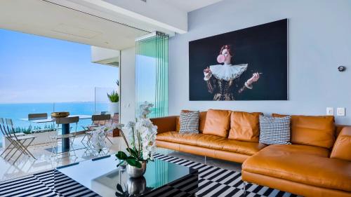 Romantic Zone House | Avalon - 801 Top Sky Bar Pool 3 BR in Amapas