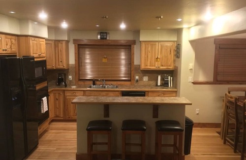Steamboat Springs Condo | Avalon Estates: The Pines at Orehouse Plaza