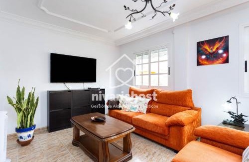 San Isidro House | Ave Fénix San Isidro, by Nivariahost