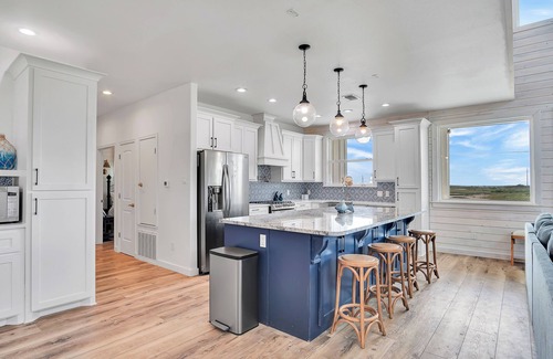 Leeward Sands House | Avei661-holy Moly