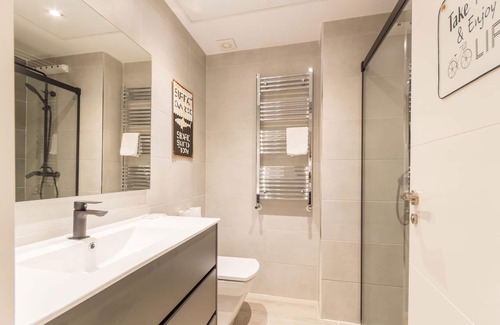 Guindalera Apartment | Avenida America IX apartment in Madrid