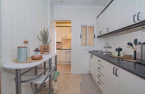 Chana Apartment | Avenida del Sur Retreat con Terraza