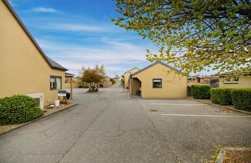 Alexandra Hotel | Avenue Motel