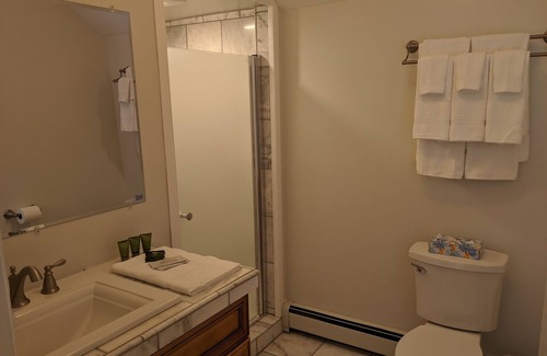 Bayfield Apartment | Avenue Side Room at The Copper Trout.