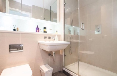 Fairfield Apartment | Avisa Stays London. 2 Bedroom With 2 Bathrooms