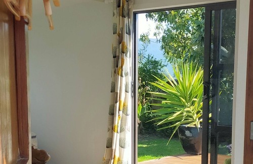 Motupipi Cottage | Avocado Cottage