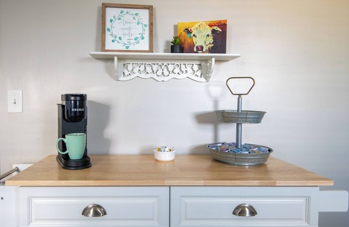 Forest Park Apartment | Avondale Haven: Near it All– WiFi, King Bed & Pets
