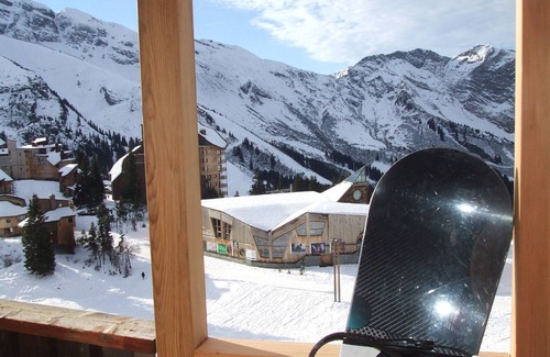 Avoriaz Apartment | AVORIAZ, PLEIN CENTER, SUMMER 2024, VIDEO PROJECTOR