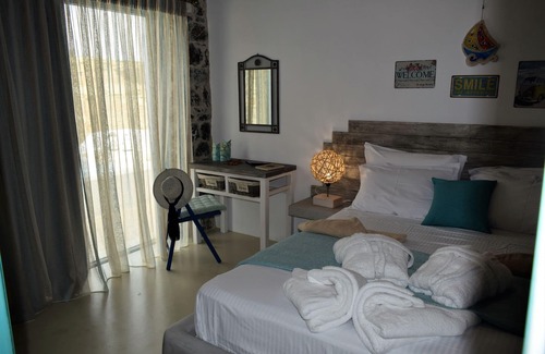 Kalamaki House | Avra Suite Stelani Villas & Suites