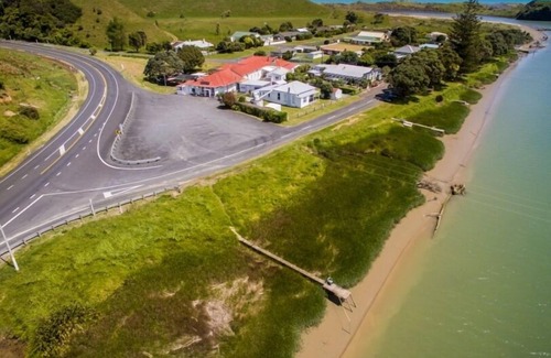 Awakino House | Awakino River Lodge - Coastal Romance - Historic