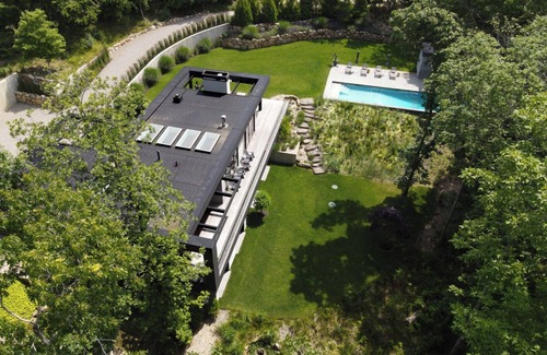 Montauk House | Award-Winning Chic Modern Montauk Retreat