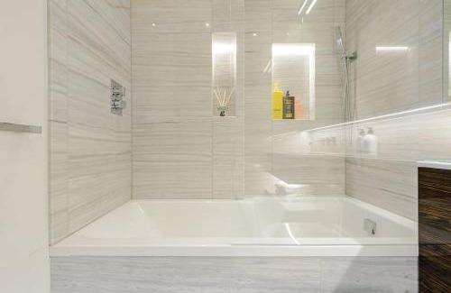 Brompton & Hans Town House | Award Winning Interior Designed Luxurious Mews in Knightsbridge