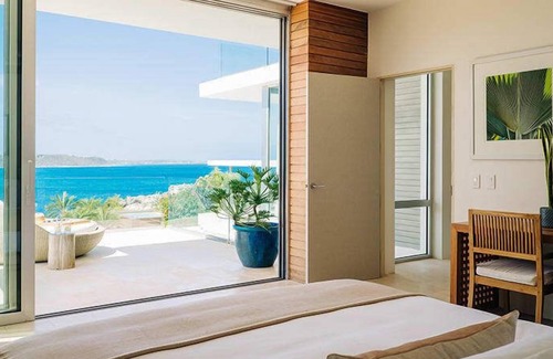 The Valley House | Award Winning Ocean Front Villa Estate
