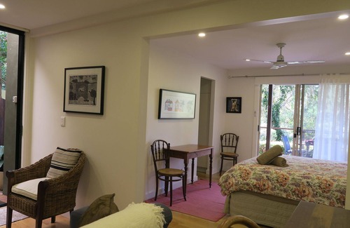 Sunshine Beach Apartment | Award-winning private peaceful for couples mins to beach National Park & village