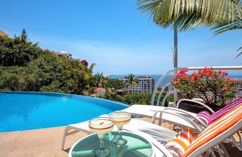 Alta Vista Villa | Award Winning Villa, ocean view close downtown, great for big families or groups