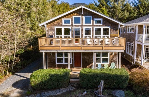 Arch Cape House | Away At Last by AvantStay Gorgeous Beach House, Steps to the Beach