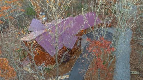 Mineral Bluff House | Awe-Inspiring Mountain View - Luxury Cabin with Epic Mountain Views, Hot Tub, Movie Room, Game Room, Library and More