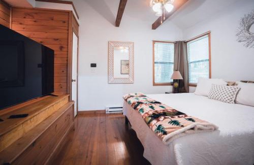 Blairsville House | Awe-Inspiring Views - Fireplace - Patio and King Bed