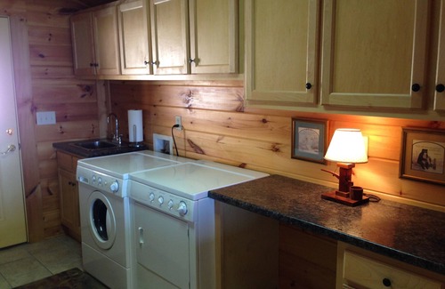 Guild Cabin | Awe-Inspiring Views/Spacious Cabin/Pickleball Court