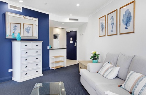 Takapuna Resort | Aweome 1BR Apartment Kitchen Tennis Gym Swimming Pool