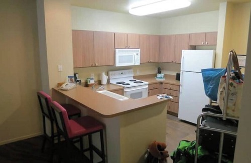 Enterprise Condo | Awesome 2 Bedroom Condo for Formula 1