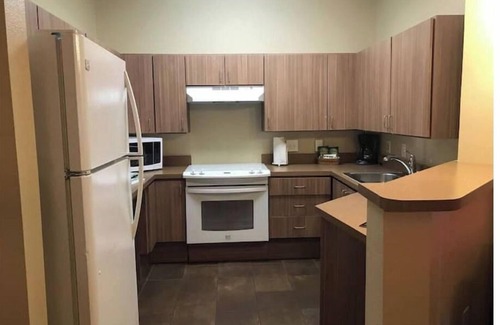 Enterprise Condo | Awesome 2 Bedroom Condo for Formula 1