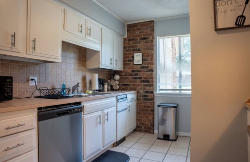 Fort Smith House | Awesome 2-bedroom townhome in Fort Smith with AC, WiFi and 2 parking spots.