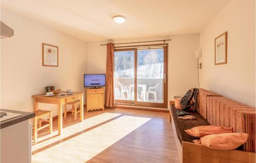Les Bottieres Apartment | Awesome Apartment In Saint-Pancrace